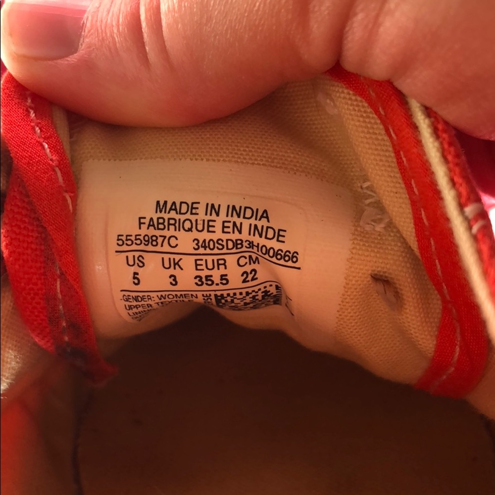 Converse - Picture 6 of 6